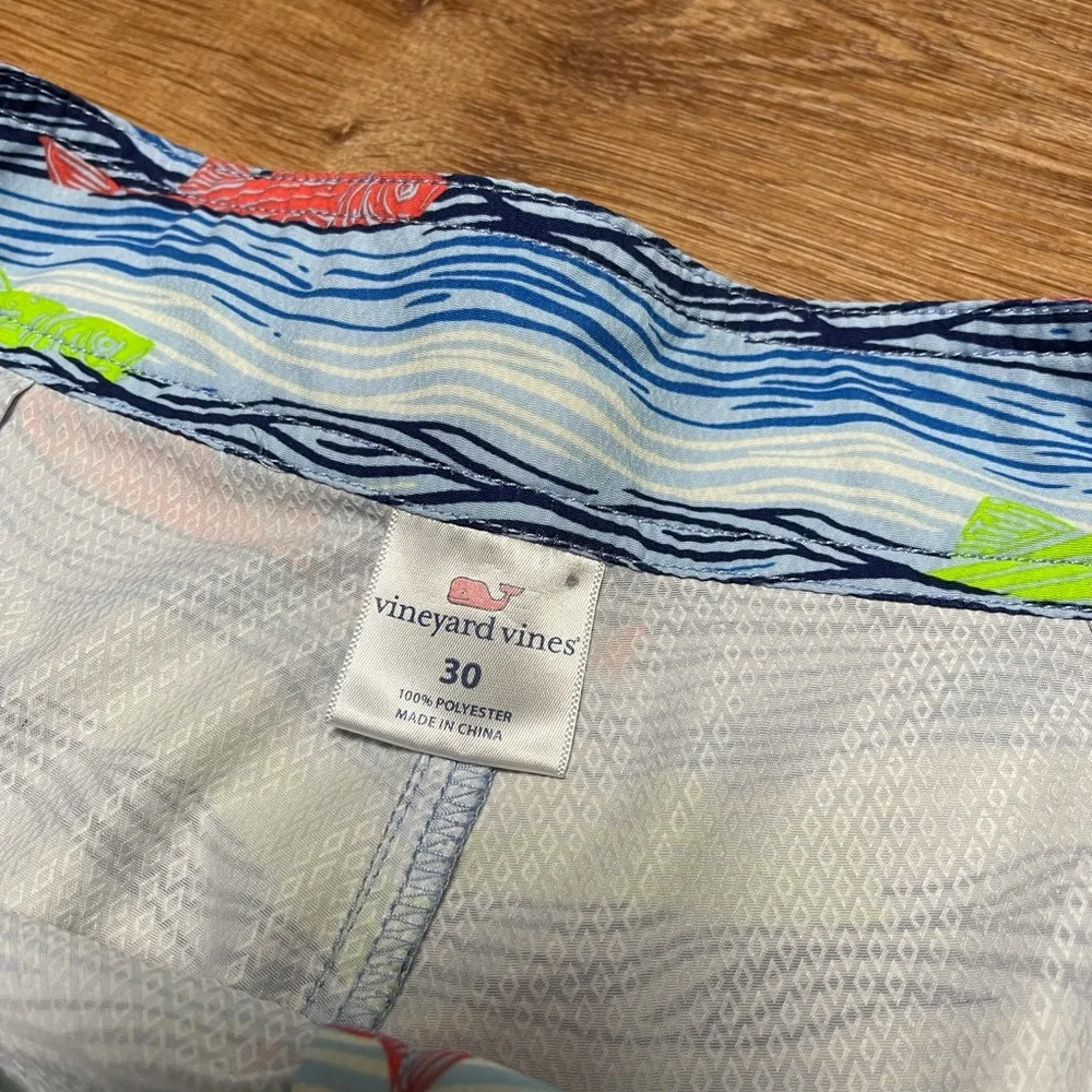 Vineyard‎ vines